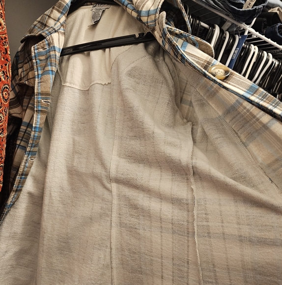 💜 Light weight button down jacket. Small - Picture 6 of 7